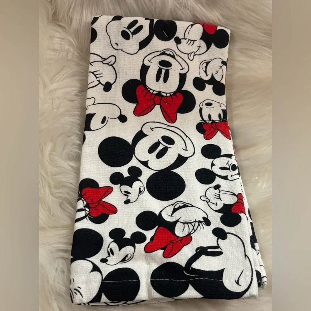 Disney Mickey and Minnie Set of 2 Kitchen Dish Towels